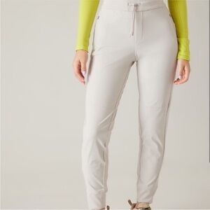 Athleta Headlands Hybrid Trek Mid Rise Jogger Size 2 Like New!!